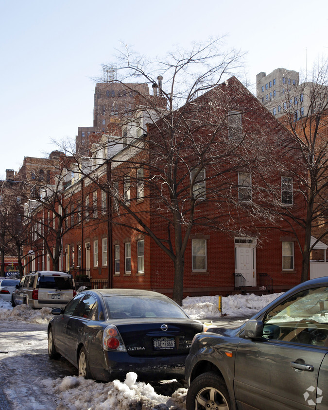 Building Photo - 25-33 Harrison St