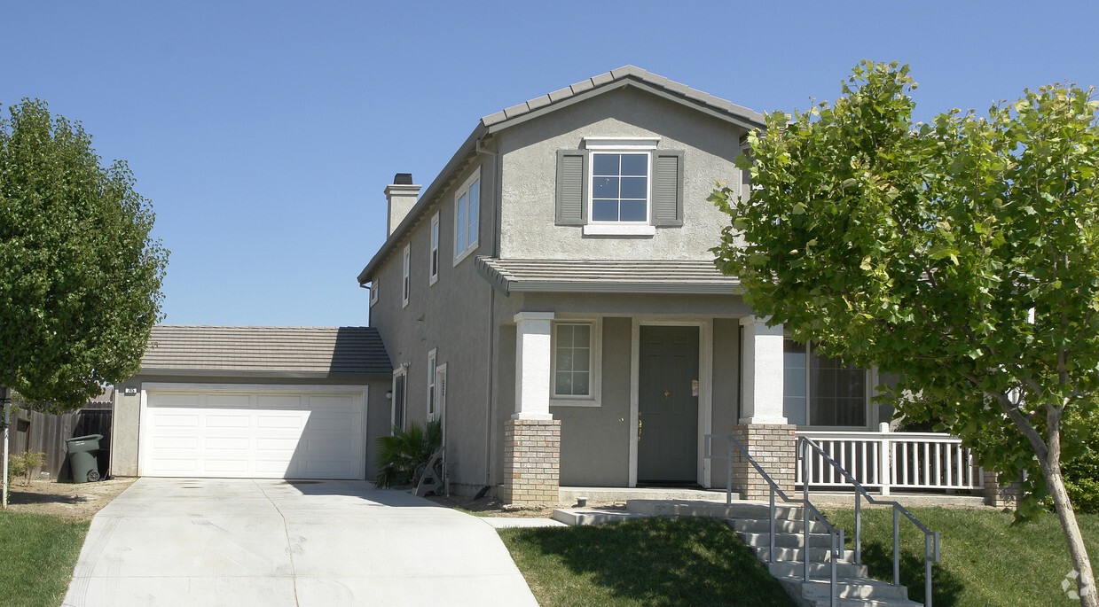 Primary Photo - 745 Montezuma St