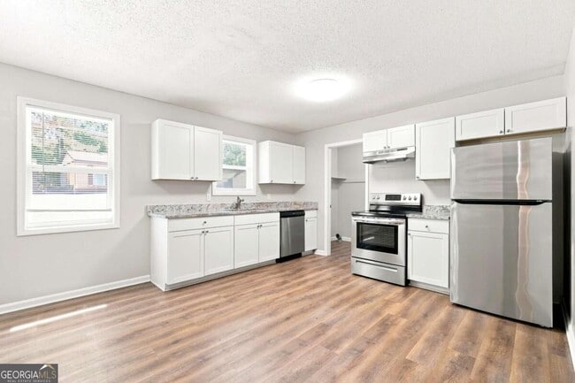 Building Photo - 715 W Creek Cir