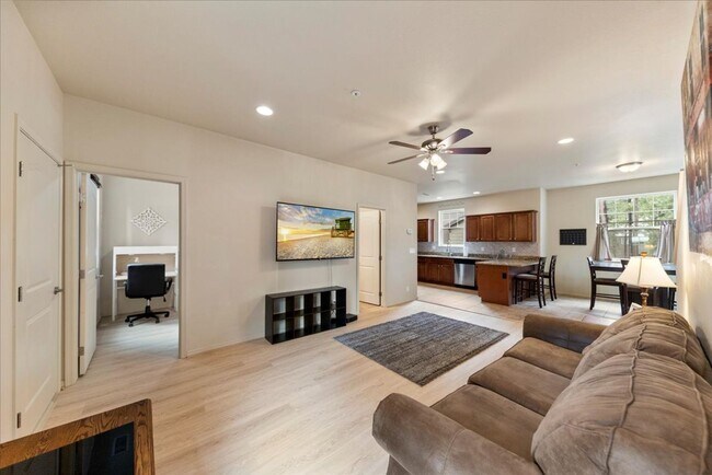 Foto del edificio - Railroad Springs Townhome for Rent!