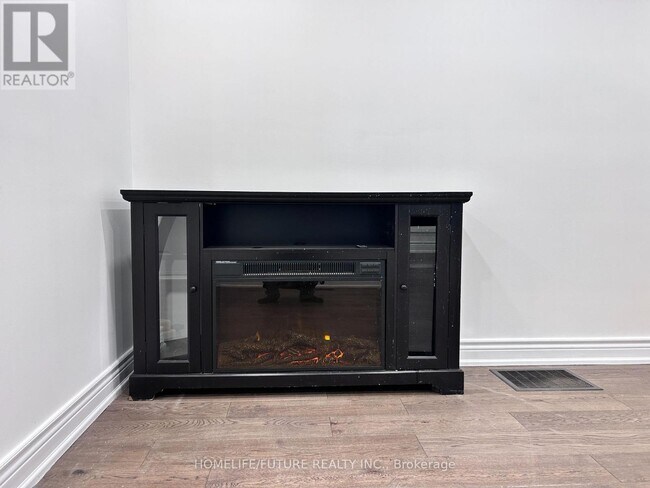 Building Photo - 19801 Leslie St