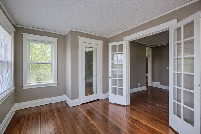 Photo - 3405 Dewey Ave Apartment