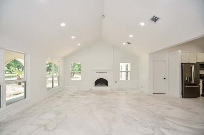 Building Photo - 6914 Evergreen St