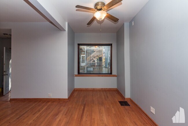 Building Photo - 870 W Buckingham Pl