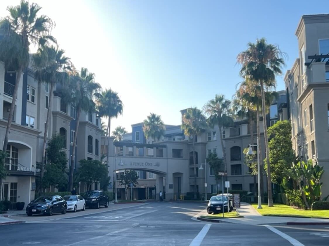 Spacious 2 Bedroom Avenue One Home, Available Now! - Spacious 2 Bedroom Avenue One Home, Available Now!