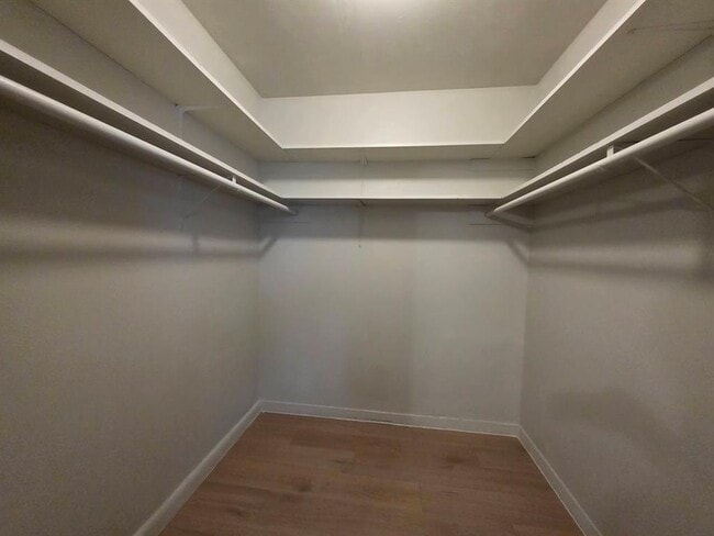 Building Photo - 701 E 45th St