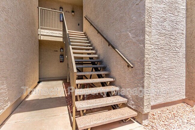 Foto del edificio - 10610 S 48th St