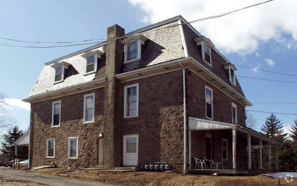 Primary Photo - 1417 Limekiln Pike