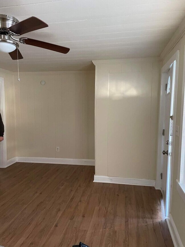 Foto del edificio - Charming 1 Bed/1 Bath First Floor Apartmen...
