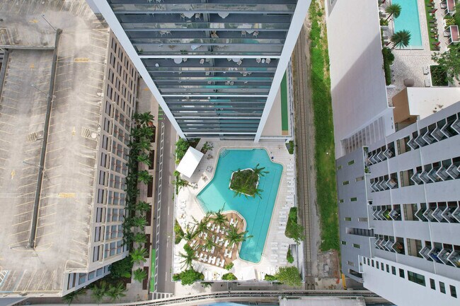 Foto del edificio - 159 NE 6th St