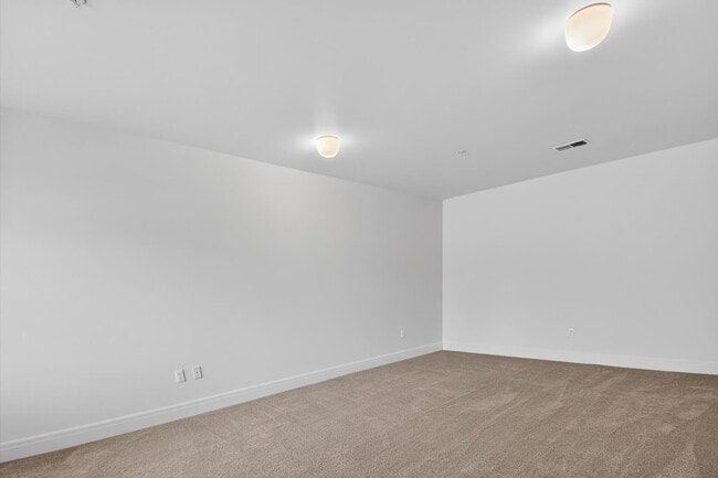 Building Photo - 417 S Ashley St