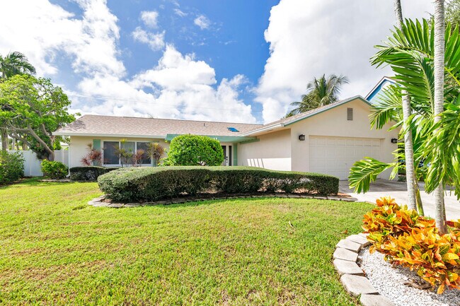Building Photo - 10 Sailfish Ln