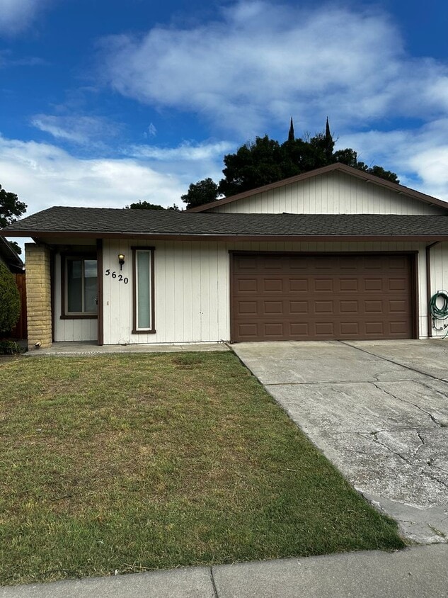 Foto principal - 5620 Brush Creek Dr