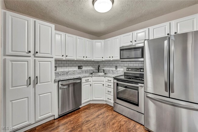 Building Photo - 1356 Meadow Run