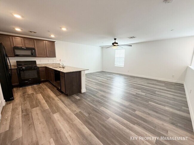 Foto del edificio - 4628 Woolcomber St