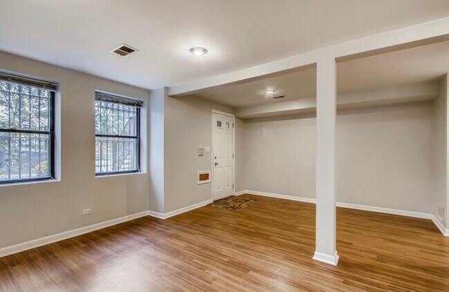 Foto del edificio - 722 S Oakley Blvd