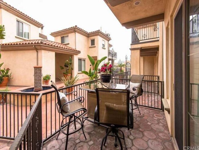 Front Patio - 1729 Aviation Blvd