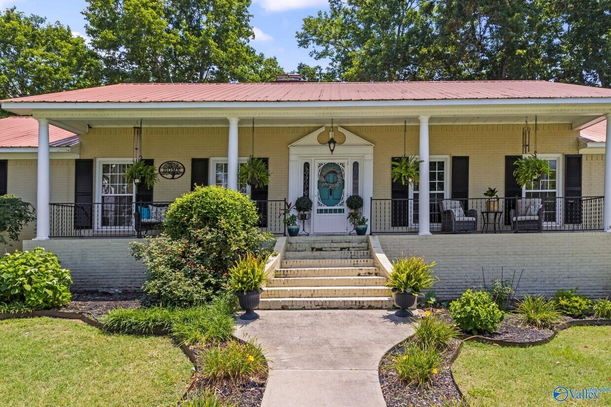 22 Livingstone Ln, Decatur, AL 35603 House Rental in Decatur, AL