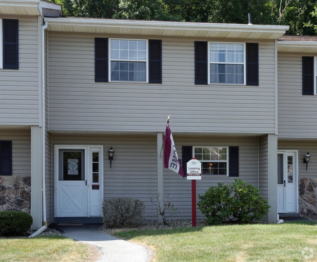 Village Park Apartments Pleasant Valley, NY