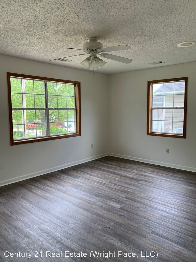 Building Photo - 3 br, 1 bath House - 625 East Cherry