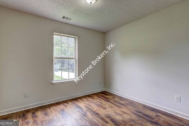 Building Photo - 8201 Spillers Dr SW