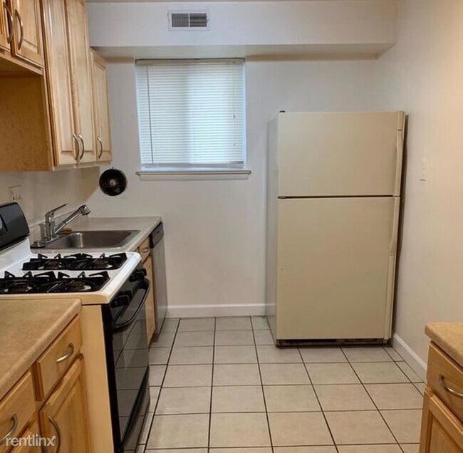 Foto del edificio - 11340 cherry hill rd