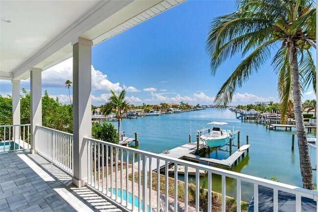 Foto del edificio - 635 115th Ave