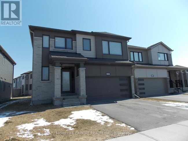 Building Photo - 809 Derreen Ave