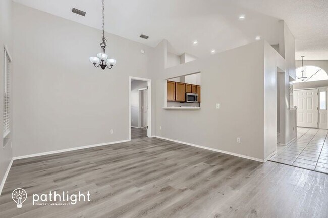Building Photo - 926 River Cove Ave
