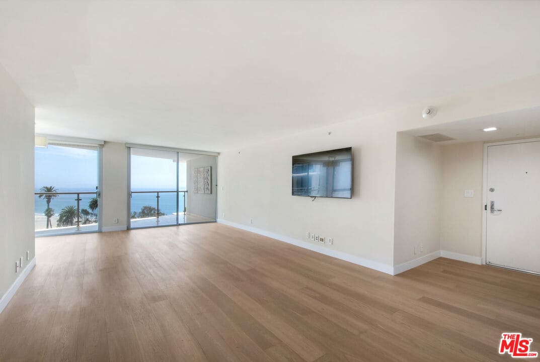 Primary Photo - 201 Ocean Ave Ext