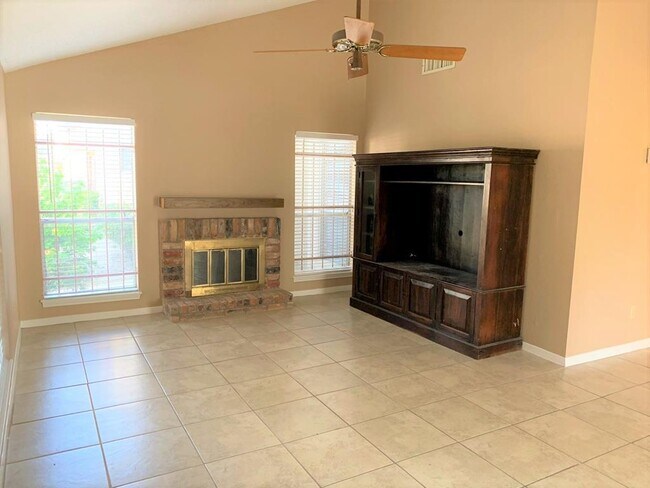Building Photo - 9277 Westwood Village Dr