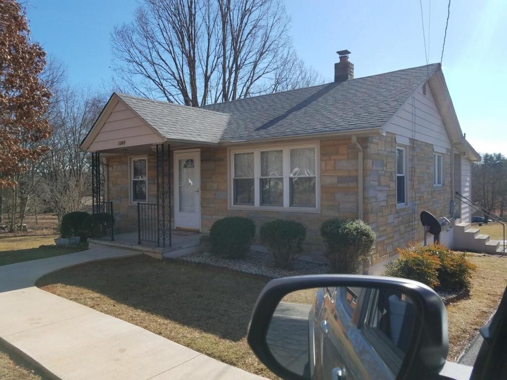 Primary Photo - 1265 Scuffling Hill Rd