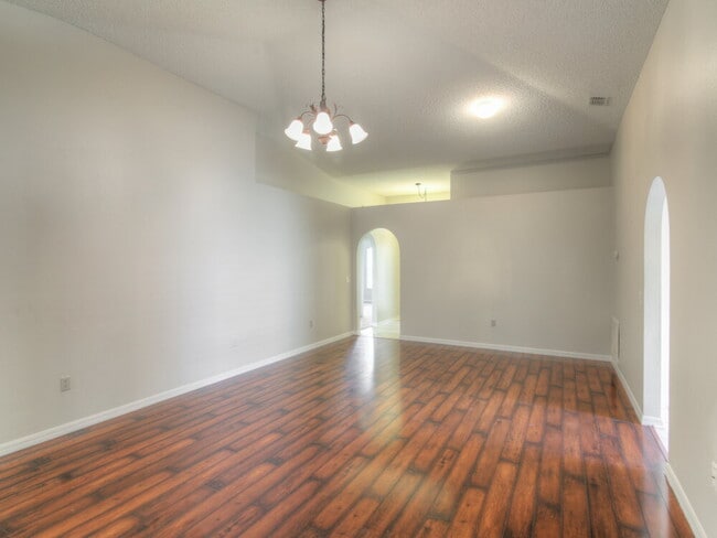 Foto del edificio - 762 Welch Hill Cir