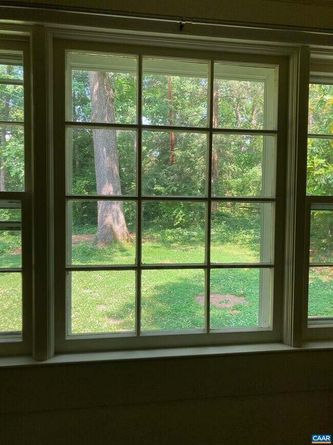 Building Photo - 6 Gildersleeve Wood