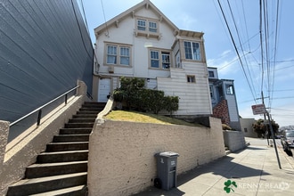 Building Photo - 456 Silver Ave
