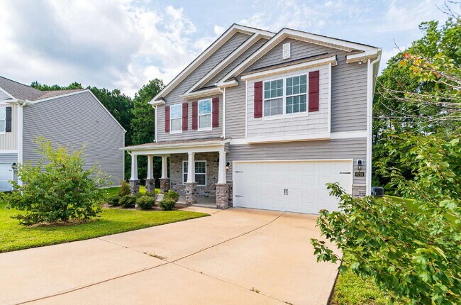 Foto del edificio - Stunning 4-Bed Home in Wendell with Granit...