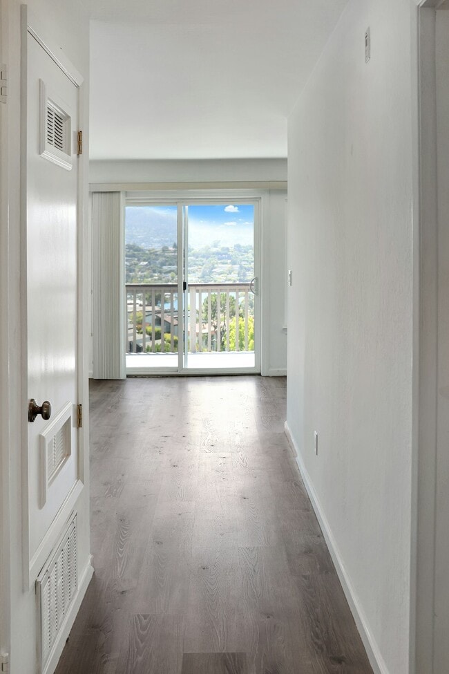Building Photo - 55 Marinero Cir