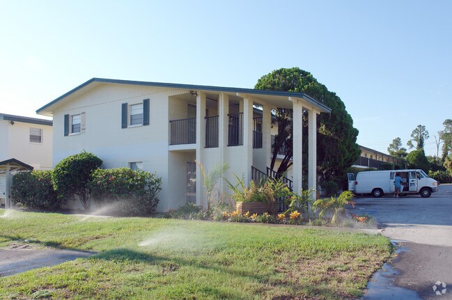 Foto del edificio - Village Greene