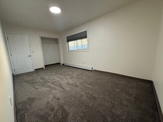 Building Photo - 749 Fischer Ave