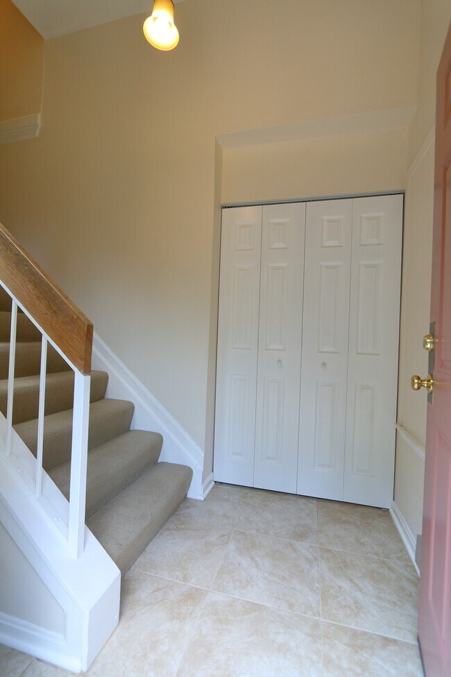 Entryway - 13619 Orchard Dr