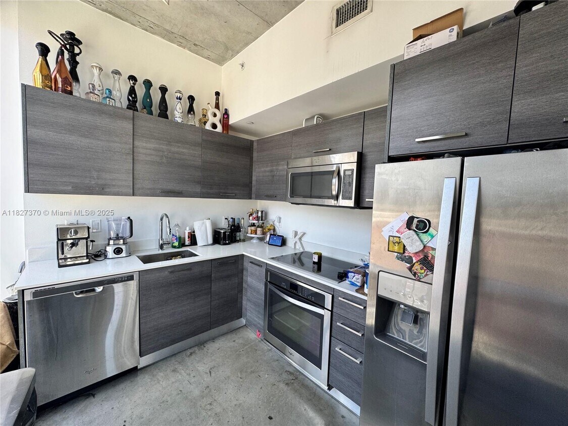 Foto principal - 151 SE 1st St