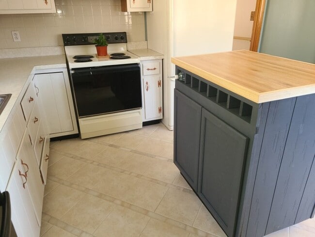 Foto del edificio - 10910 Harford Rd