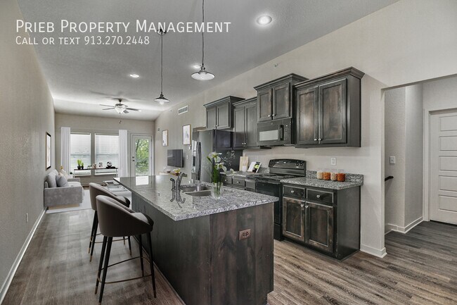 Foto del edificio - Reserve Townhome - Available May 17th