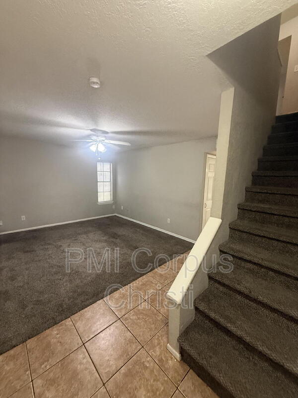 Foto del edificio - 5001 Meandering Ln