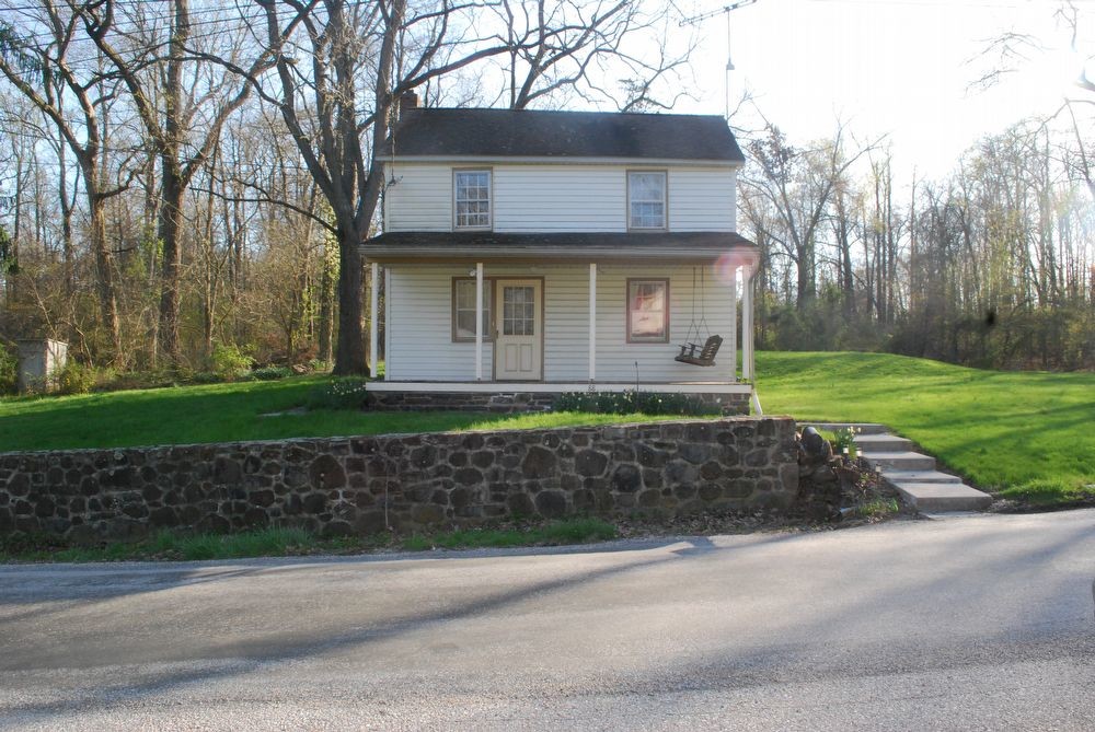 Primary Photo - 2 Bdrm Charming Country Home