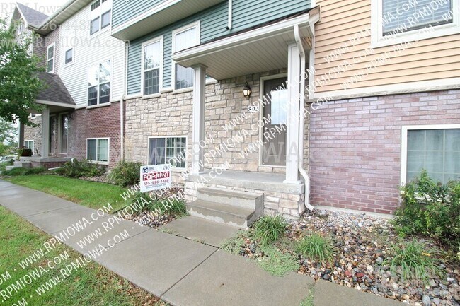 Foto del edificio - 3600 SE Glenstone Dr