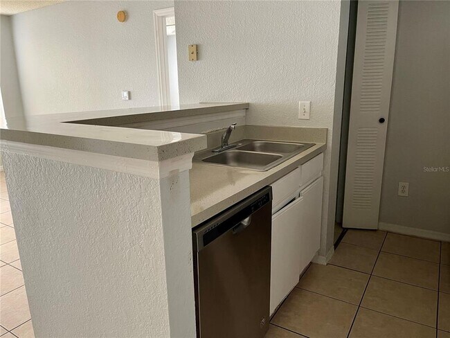 Building Photo - 2213 Grand Cayman Ct