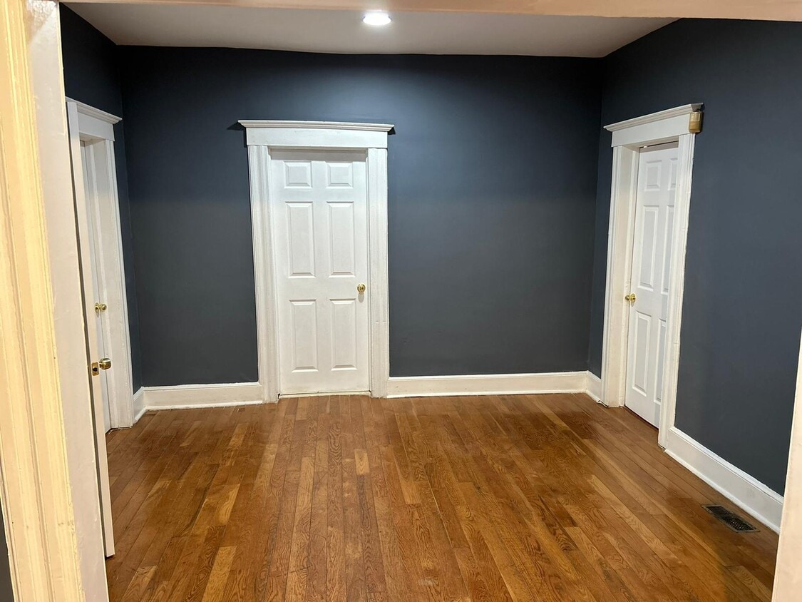 93 Weequahic Ave, Newark, NJ 07112 House Rental in Newark, NJ