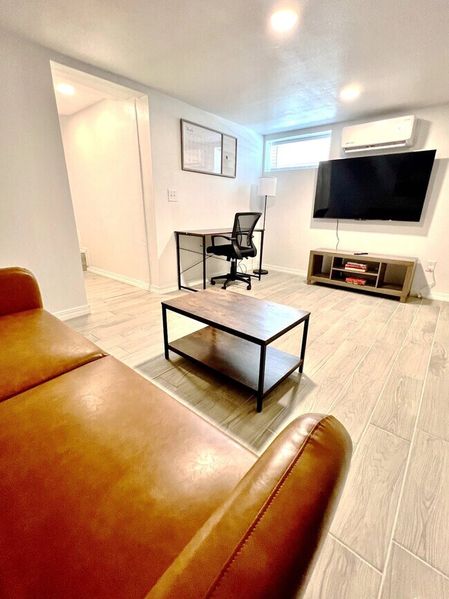 Sala de estar - 1111 N Stevens St