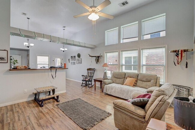 Foto del edificio - 8801 Stewart St